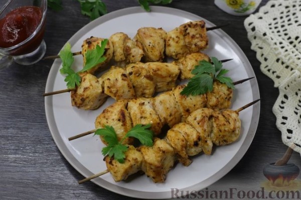Куриные шашлычки в чесночно-йогуртовом соусе