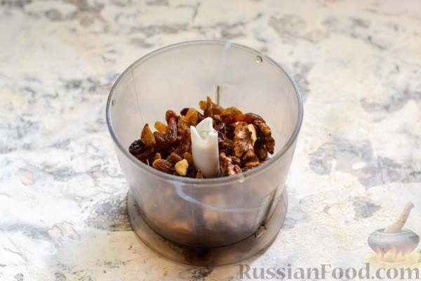 Рулетики из слоёного теста, с сухофруктами и орехами