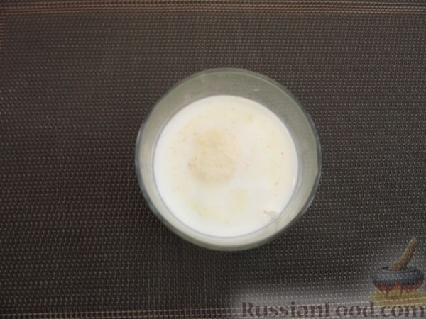 Творожная запеканка с манкой и изюмом (без муки)
