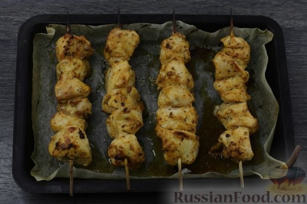 Куриные шашлычки в чесночно-йогуртовом соусе