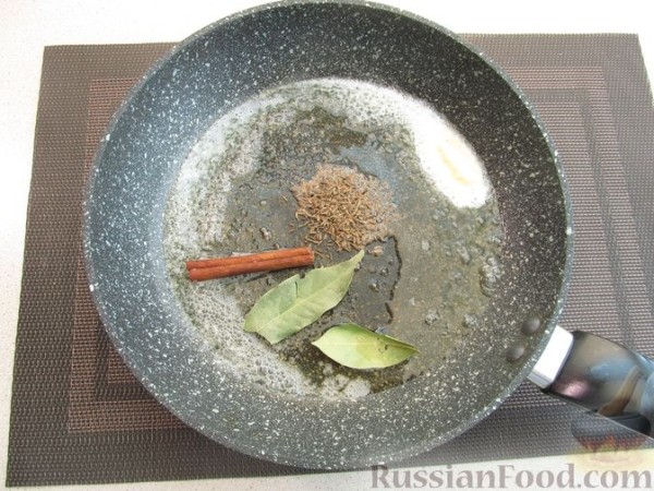 Курица карри с орехами