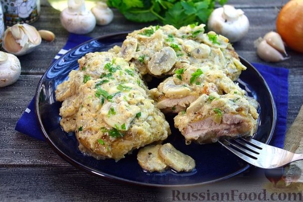 Курица с грибами в сливочном соусе