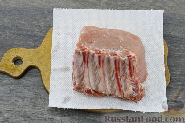Свиная корейка, запечённая с картофелем