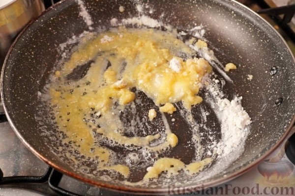 Пастицио (запеканка из макарон с фаршем и сыром, под соусом бешамель)