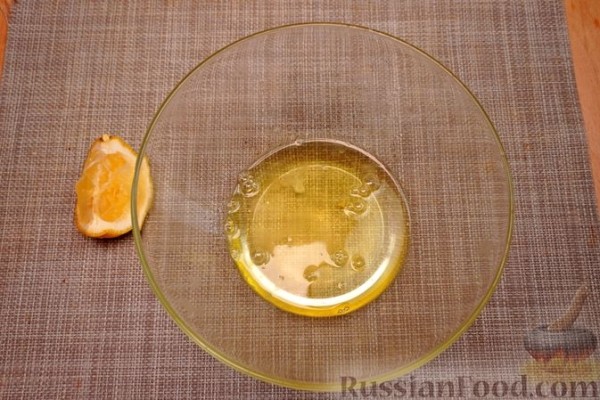 Манное суфле с яблоками и изюмом