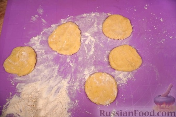 Картофельные котлеты с творогом, сыром и зеленью