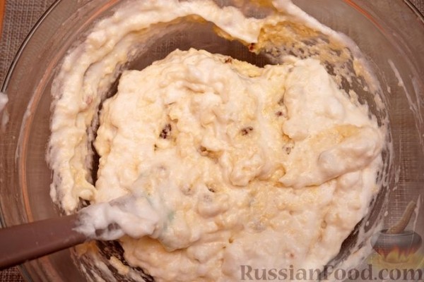 Манное суфле с яблоками и изюмом