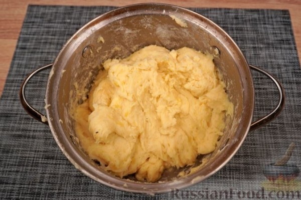 Картофельные котлеты с творогом, сыром и зеленью