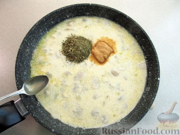 Курица с грибами в сливочном соусе