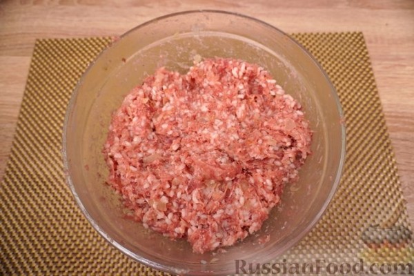 Голубцы с томатно-сметанным соусом