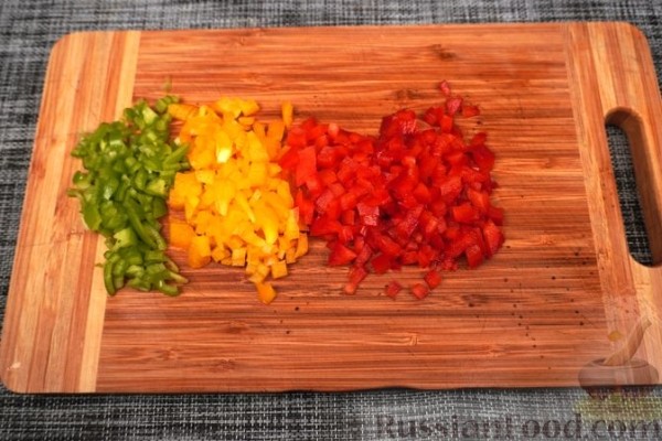 Польский горячий бутерброд с грибами, ветчиной и кукурузой