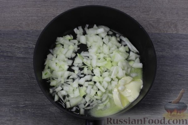 Тушёная капуста со шпинатом и яйцами