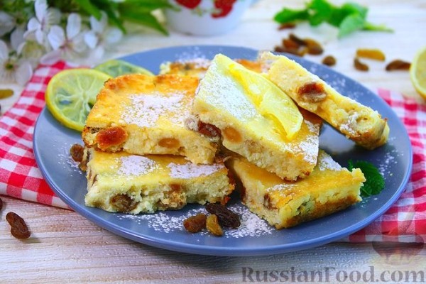 Творожная запеканка с манкой и изюмом (без муки)