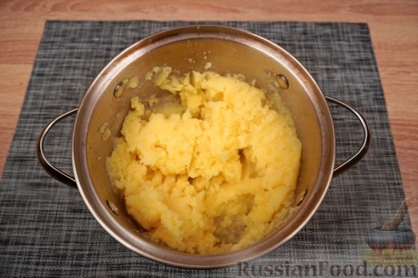 Картофельные котлеты с творогом, сыром и зеленью