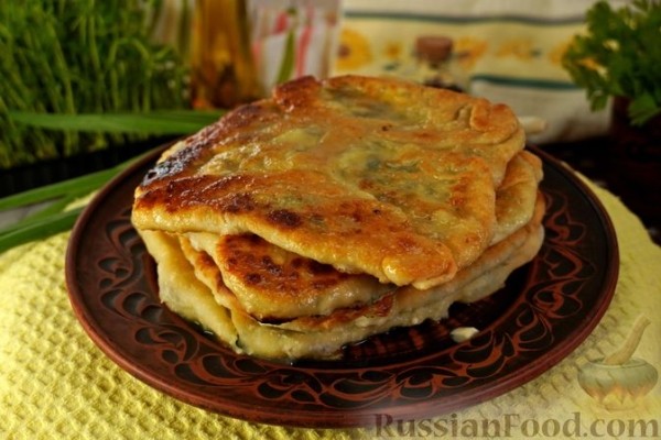 Плацинды с творогом и зеленью