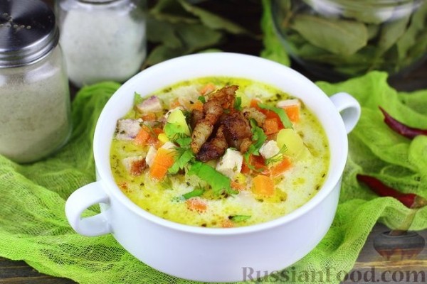 Сливочный суп с кукурузой и копчёной курицей