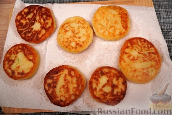 Картофельные котлеты с творогом, сыром и зеленью