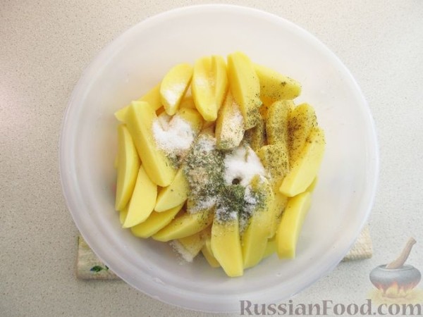 Шашлык из свиной шеи в духовке (с картофелем)