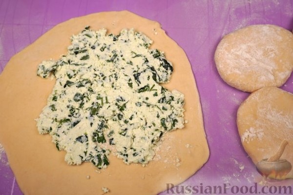 Плацинды с творогом и зеленью