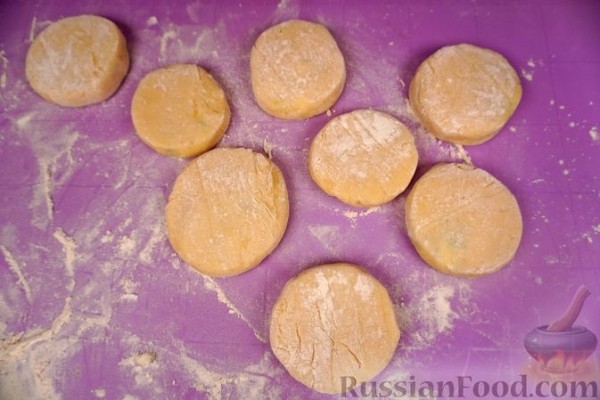 Картофельные котлеты с творогом, сыром и зеленью