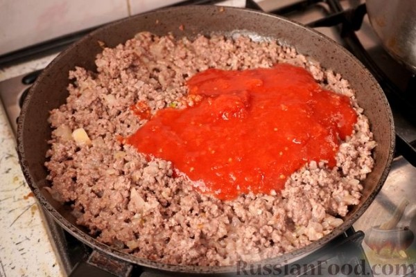 Пастицио (запеканка из макарон с фаршем и сыром, под соусом бешамель)