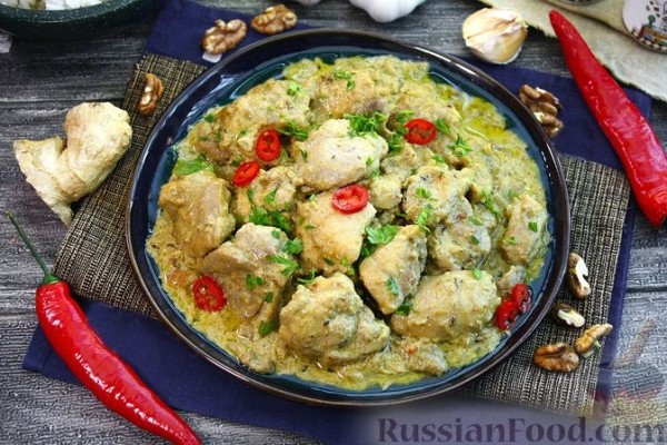 Курица карри с орехами