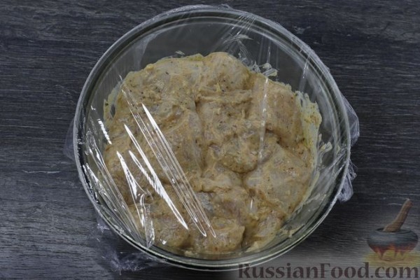 Куриные шашлычки в чесночно-йогуртовом соусе