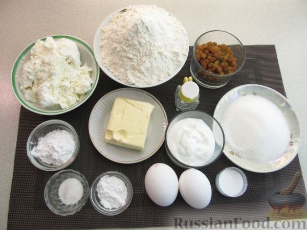 Сочники с творогом и изюмом