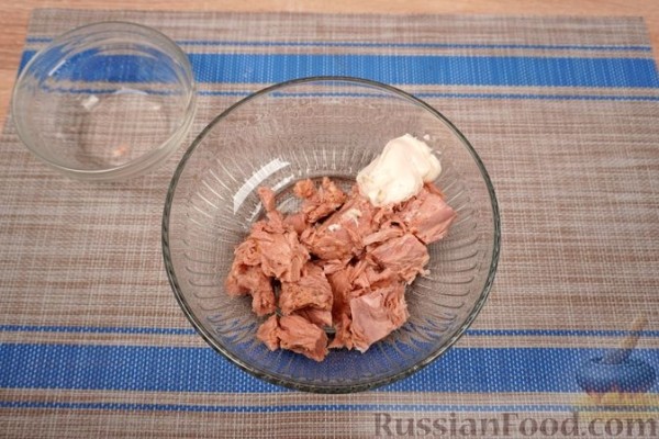 Фаршированные оливки с тунцом, жаренные во фритюре