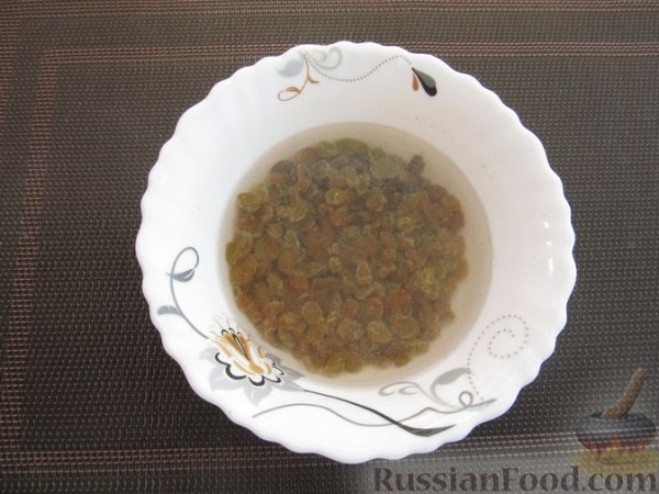 Сочники с творогом и изюмом