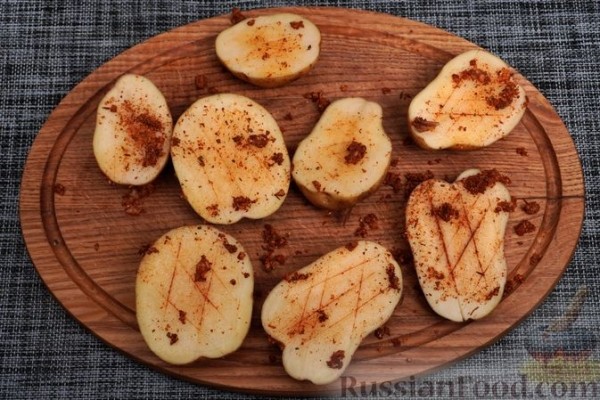 Картошка с копчёным беконом в фольге (на углях)