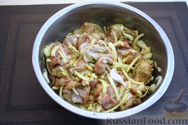 Куриный шашлык в томатно-горчичном маринаде, в духовке