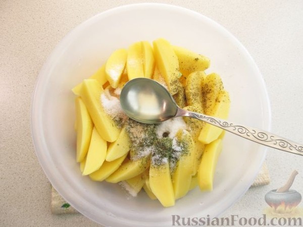 Шашлык из свиной шеи в духовке (с картофелем)