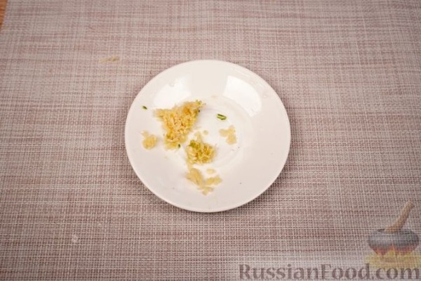 Запечённые баклажаны с помидорами и сыром
