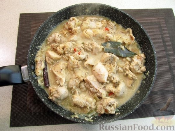 Курица карри с орехами