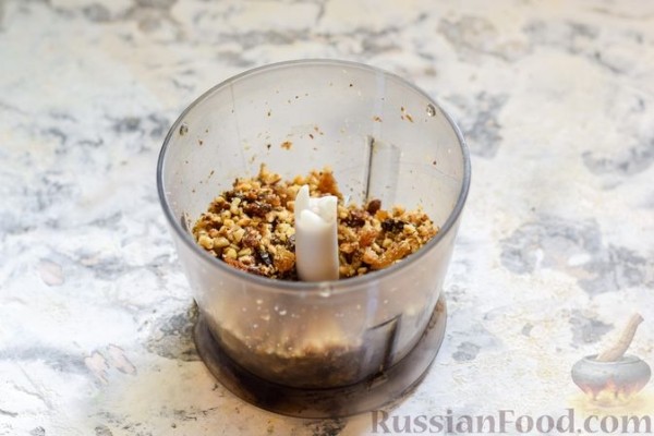 Рулетики из слоёного теста, с сухофруктами и орехами