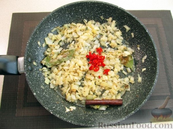 Курица карри с орехами