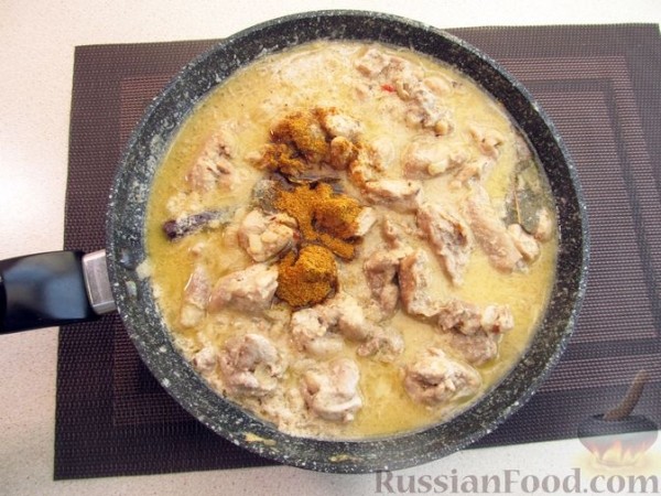 Курица карри с орехами