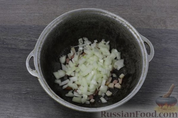 Суп с чечевицей, капустой и беконом