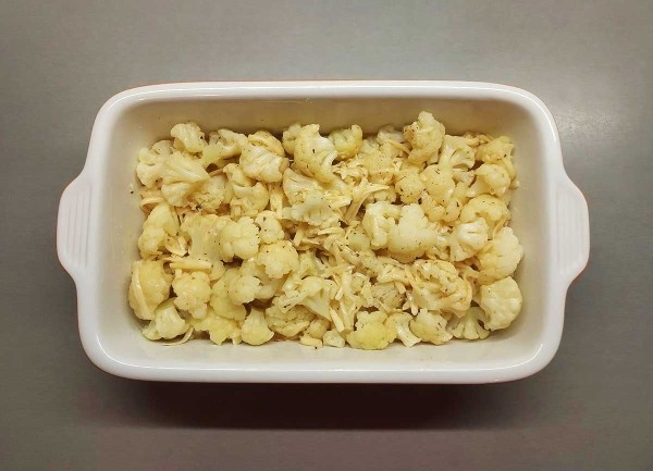 Цветная капуста с яйцом и сыром в духовке
