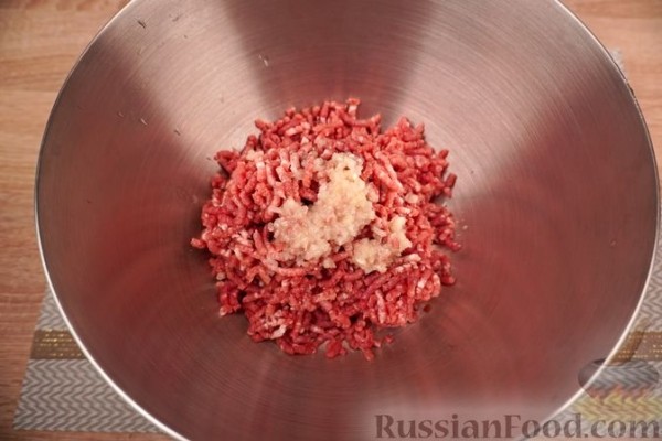Пастицио (запеканка из макарон с фаршем и сыром, под соусом бешамель)