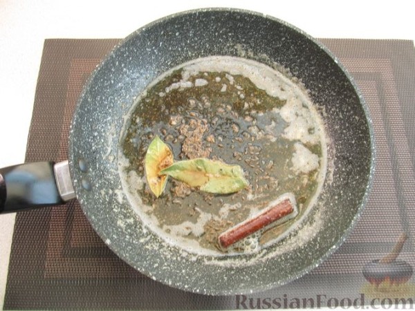 Курица карри с орехами
