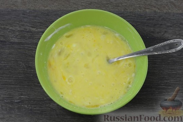 Тушёная капуста со шпинатом и яйцами