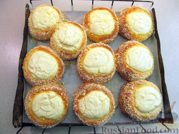 Ватрушки с творогом и штрейзелем