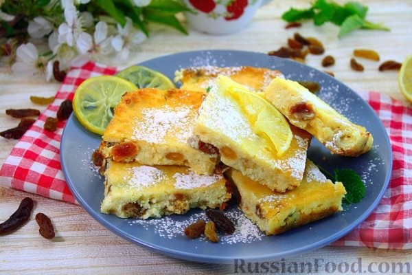Творожная запеканка с манкой и изюмом (без муки)