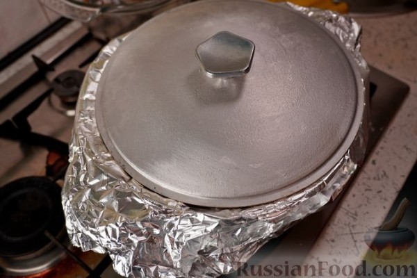 Жареный картофель с луком и нудлями
