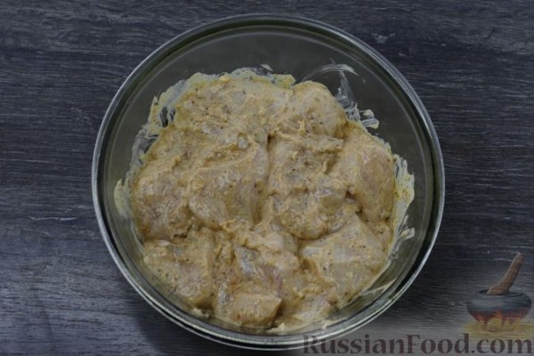 Куриные шашлычки в чесночно-йогуртовом соусе