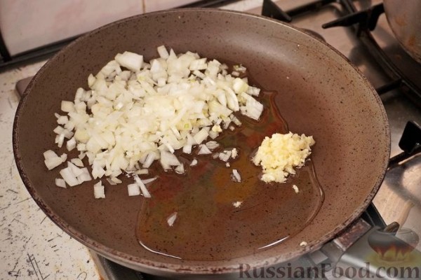 Пастицио (запеканка из макарон с фаршем и сыром, под соусом бешамель)