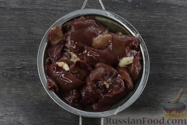 Печёночные оладьи с яблоками (без муки)