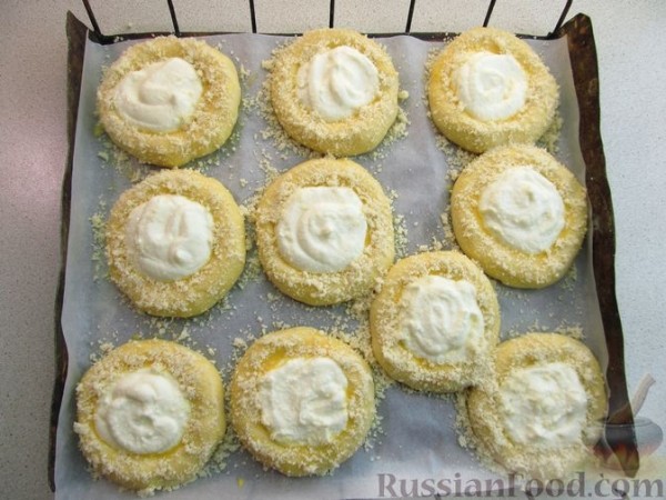 Ватрушки с творогом и штрейзелем